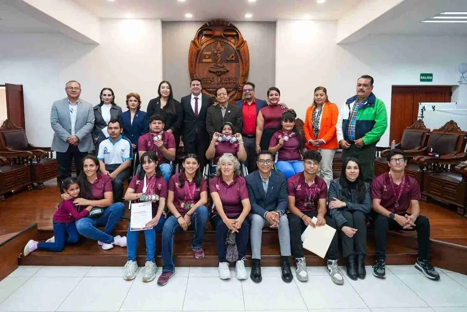 RECONOCE AYUNTAMIENTO DE CELAYA A MEDALLISTAS DE OLIMPIADA Y PARALIMPIDA NACIONAL CONADE 2025